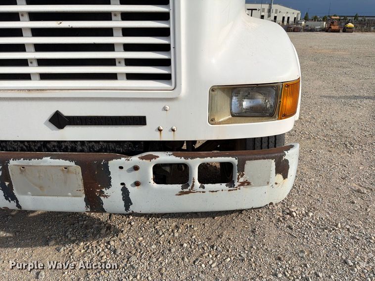 image for item EW8691 1998 International 4700 flatbed truck with crash attenuator