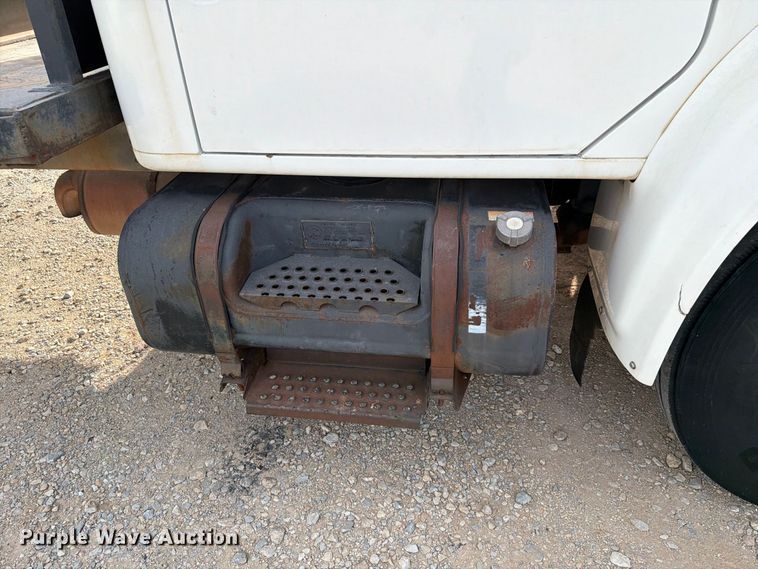 image for item EW8691 1998 International 4700 flatbed truck with crash attenuator
