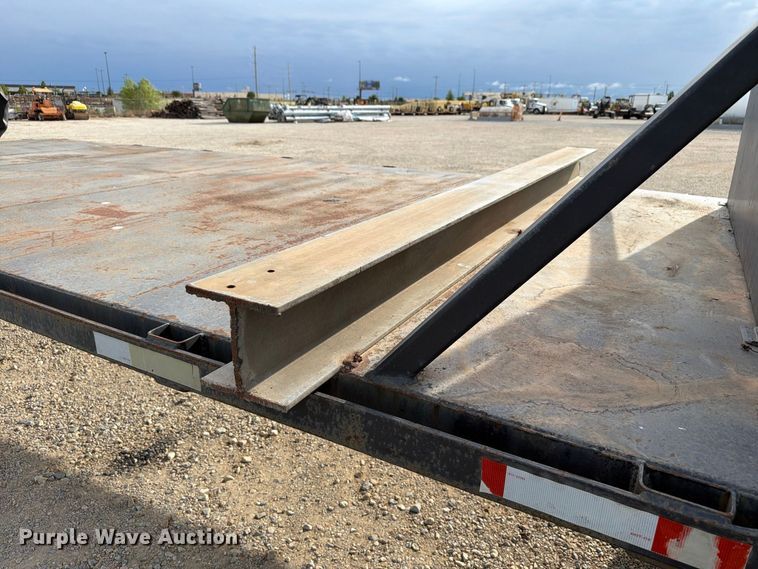 image for item EW8691 1998 International 4700 flatbed truck with crash attenuator