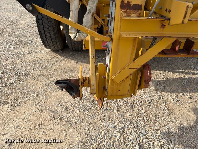 image for item EW8691 1998 International 4700 flatbed truck with crash attenuator