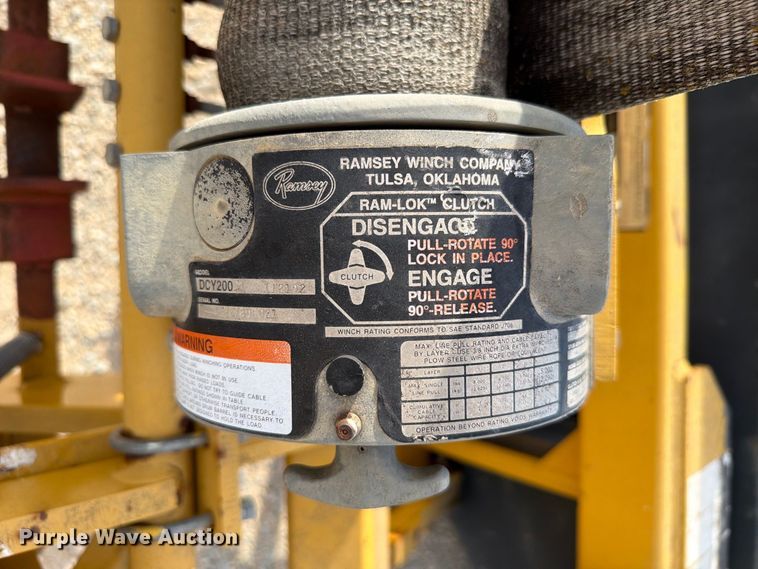 image for item EW8691 1998 International 4700 flatbed truck with crash attenuator