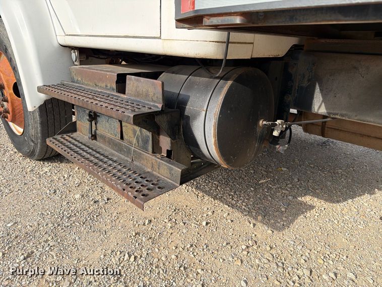 image for item EW8691 1998 International 4700 flatbed truck with crash attenuator