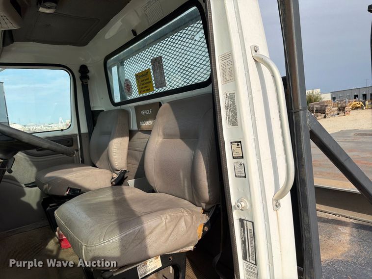 image for item EW8691 1998 International 4700 flatbed truck with crash attenuator