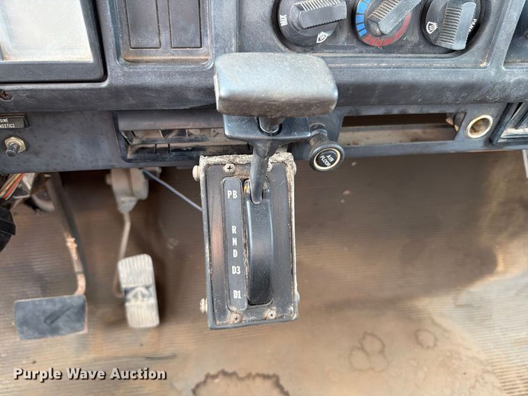 image for item EW8691 1998 International 4700 flatbed truck with crash attenuator
