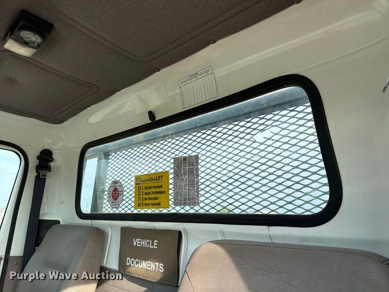 image for item EW8691 1998 International 4700 flatbed truck with crash attenuator