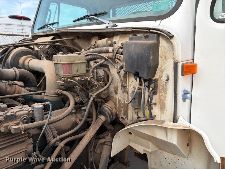 image for item EW8691 1998 International 4700 flatbed truck with crash attenuator