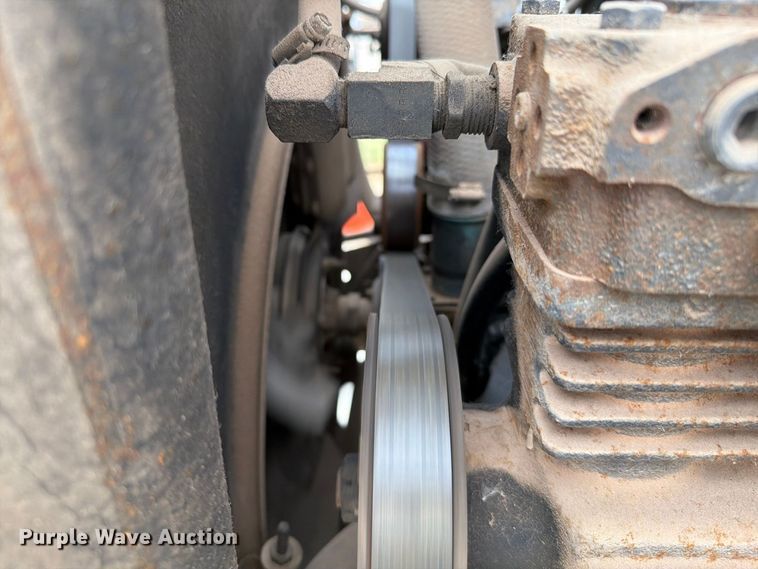 image for item EW8691 1998 International 4700 flatbed truck with crash attenuator