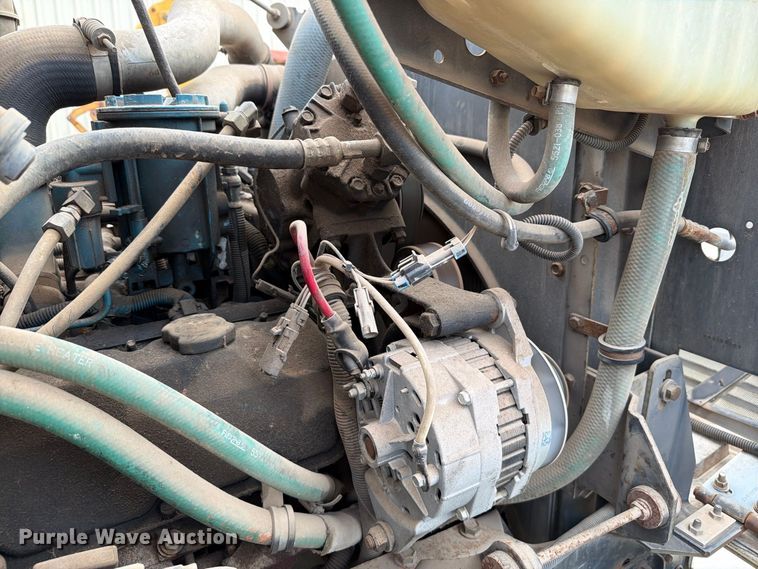 image for item EW8691 1998 International 4700 flatbed truck with crash attenuator