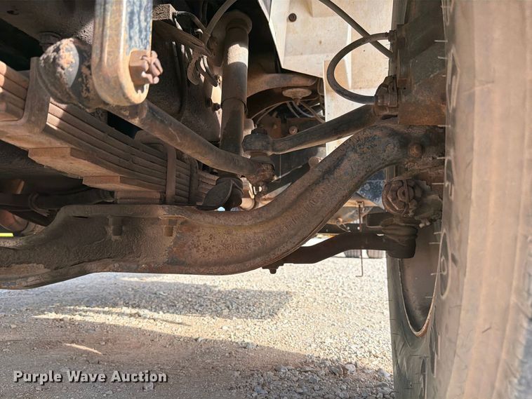 image for item EW8691 1998 International 4700 flatbed truck with crash attenuator