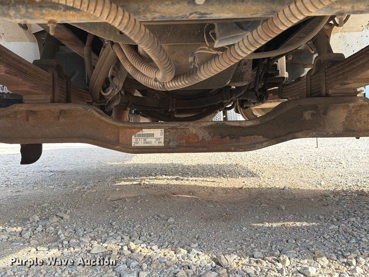 image for item EW8691 1998 International 4700 flatbed truck with crash attenuator