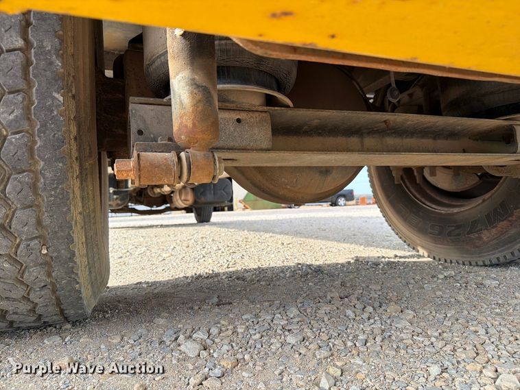 image for item EW8691 1998 International 4700 flatbed truck with crash attenuator
