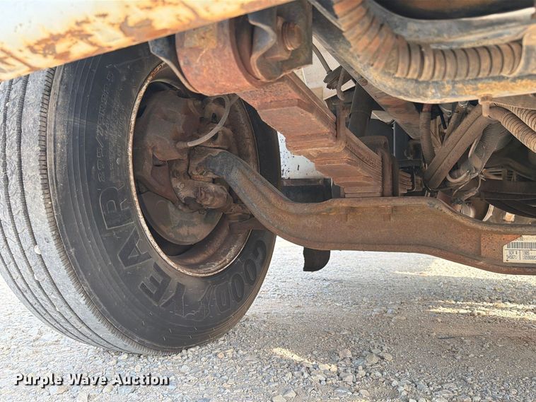 image for item EW8691 1998 International 4700 flatbed truck with crash attenuator