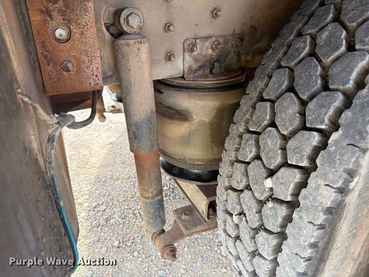 image for item EW8691 1998 International 4700 flatbed truck with crash attenuator