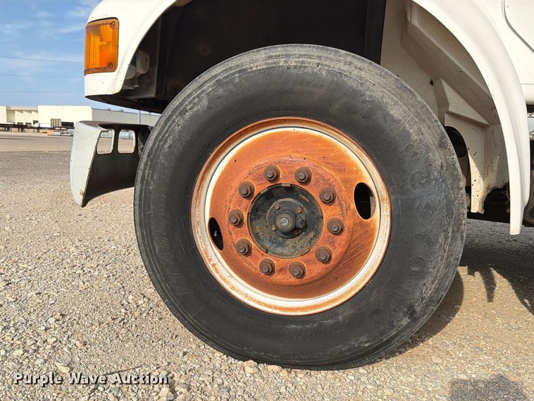 image for item EW8691 1998 International 4700 flatbed truck with crash attenuator