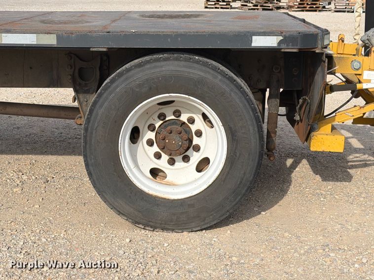image for item EW8691 1998 International 4700 flatbed truck with crash attenuator