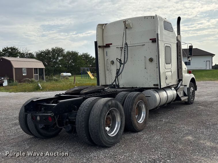 image for item EW8995 2006 Kenworth T800 semi truck