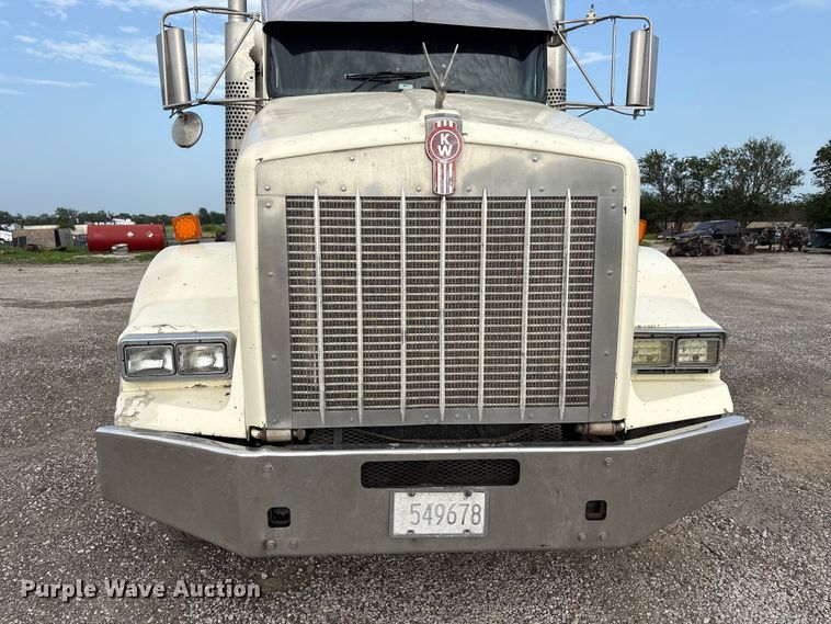image for item EW8995 2006 Kenworth T800 semi truck
