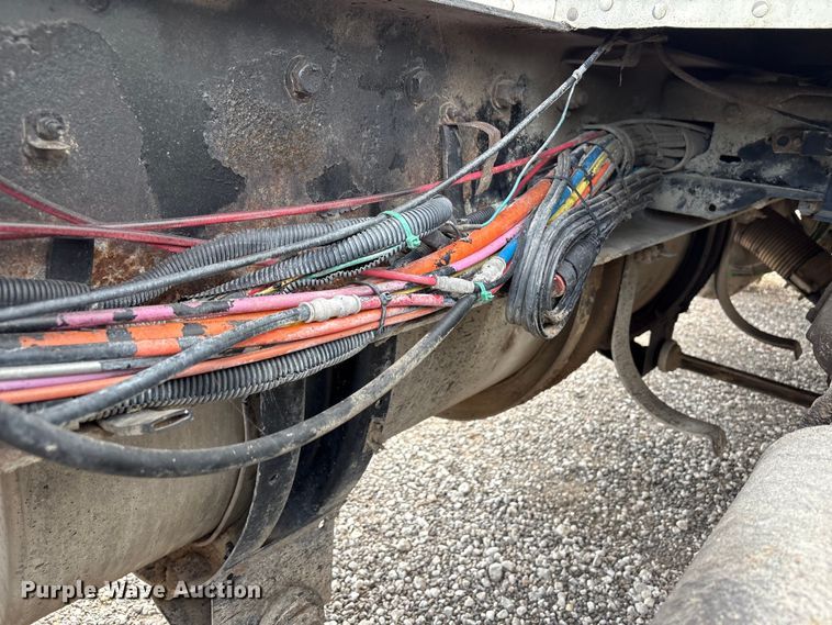 image for item EW8995 2006 Kenworth T800 semi truck