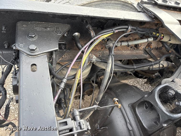 image for item EW8995 2006 Kenworth T800 semi truck