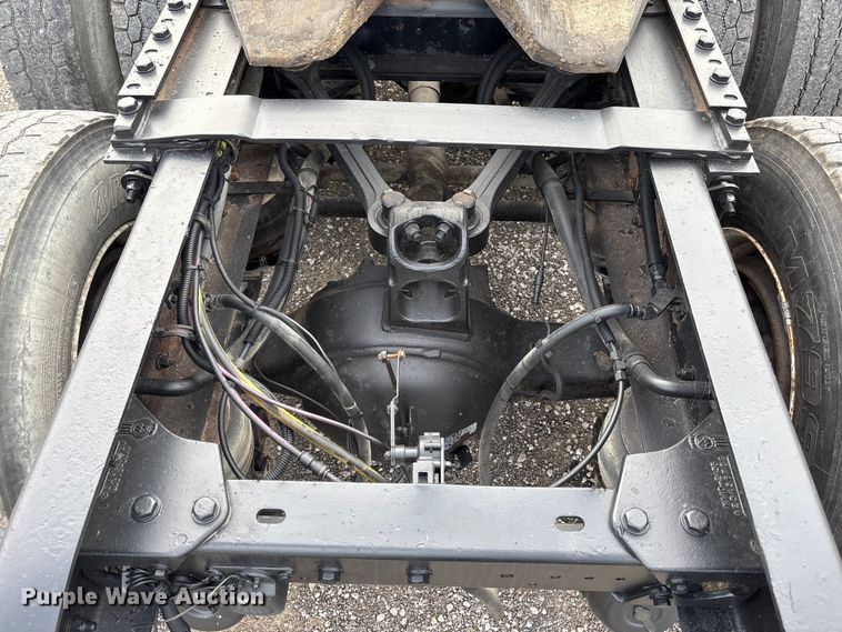 image for item EW8995 2006 Kenworth T800 semi truck