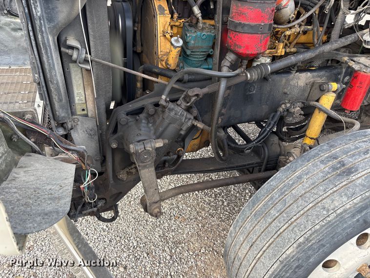 image for item EW8995 2006 Kenworth T800 semi truck