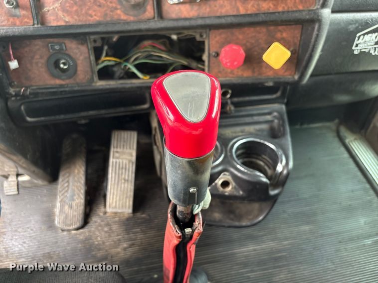 image for item EW8995 2006 Kenworth T800 semi truck