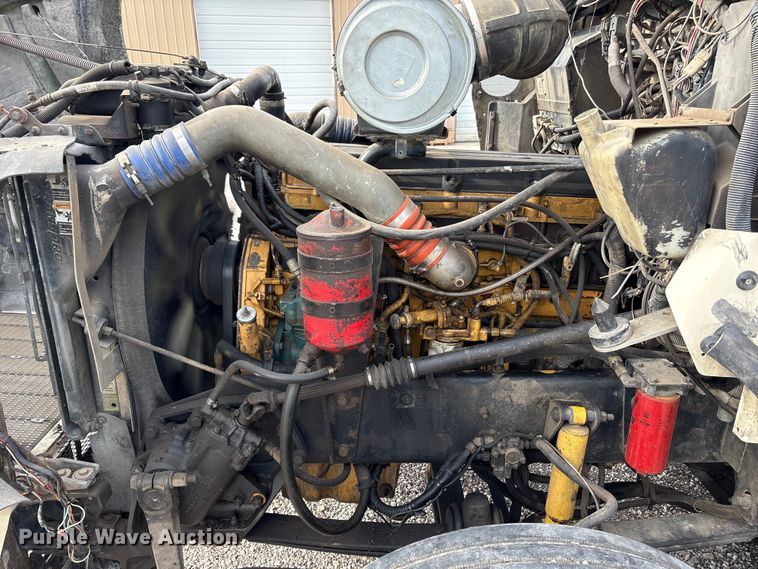 image for item EW8995 2006 Kenworth T800 semi truck