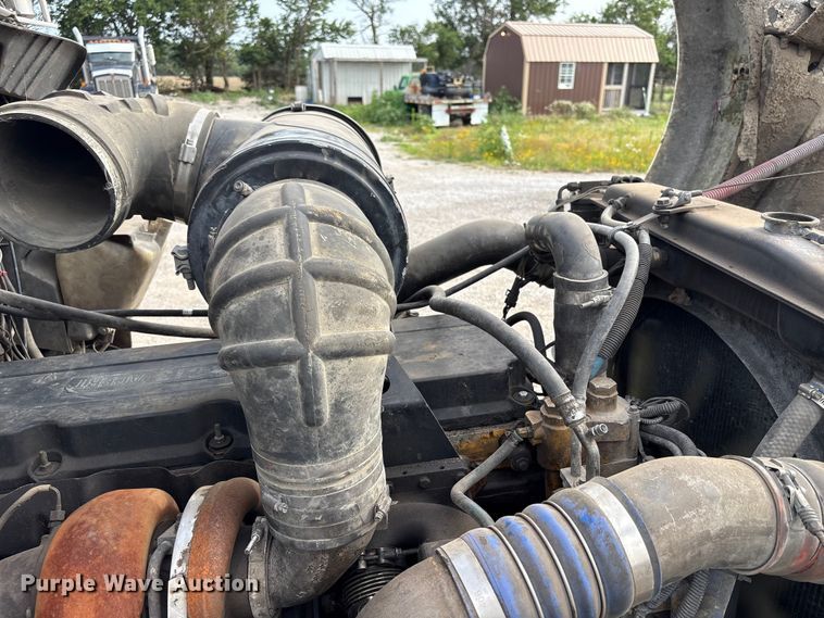 image for item EW8995 2006 Kenworth T800 semi truck