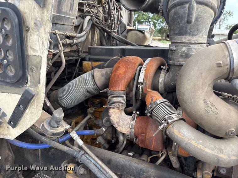 image for item EW8995 2006 Kenworth T800 semi truck