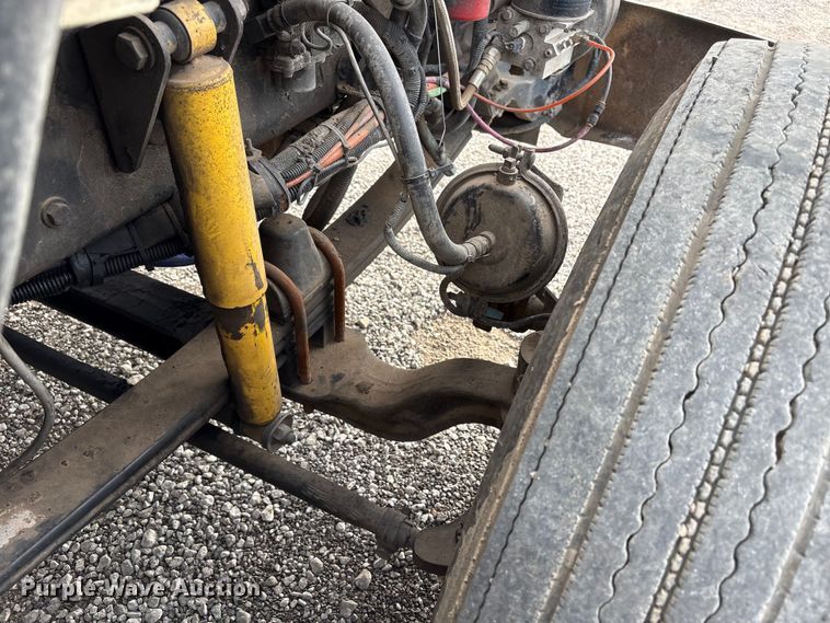 image for item EW8995 2006 Kenworth T800 semi truck