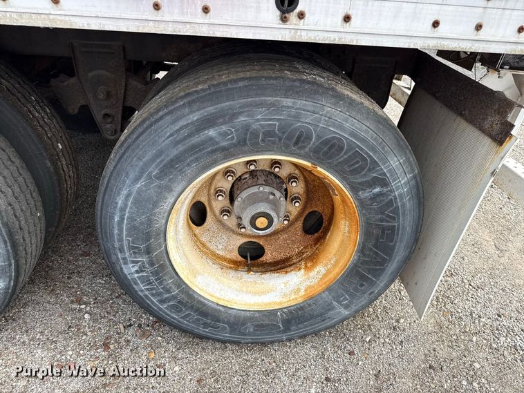 image for item EX2197 2006 Wabash dry van trailer