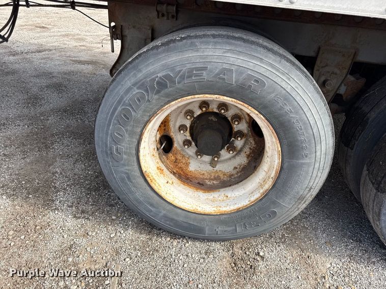 image for item EX2198 1999 Trailmobile dry van trailer