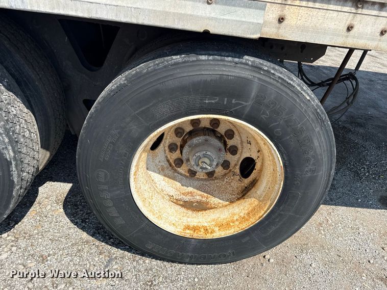 image for item EX2203 2008 Wabash dry van trailer
