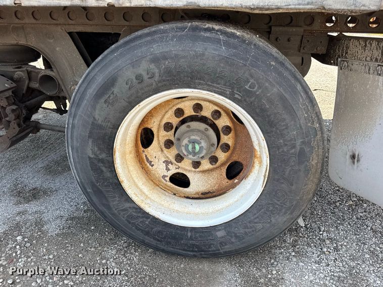 image for item EX2203 2008 Wabash dry van trailer