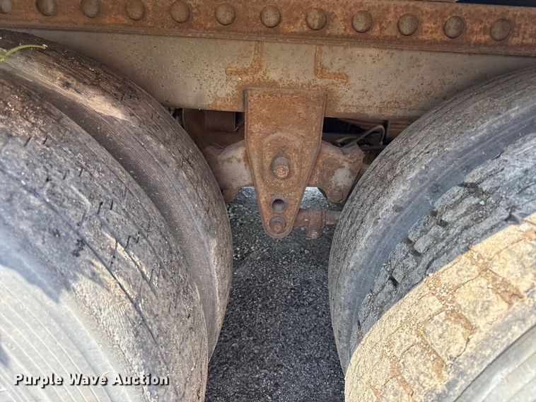 image for item EX2208 2000 Pines dry van trailer
