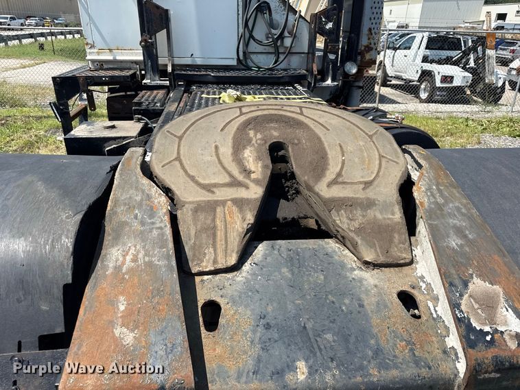 image for item EX2212 2005 Ottawa 30 yard truck