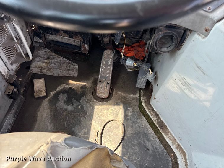 image for item EX2212 2005 Ottawa 30 yard truck