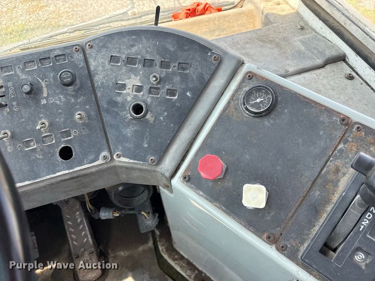 image for item EX2212 2005 Ottawa 30 yard truck