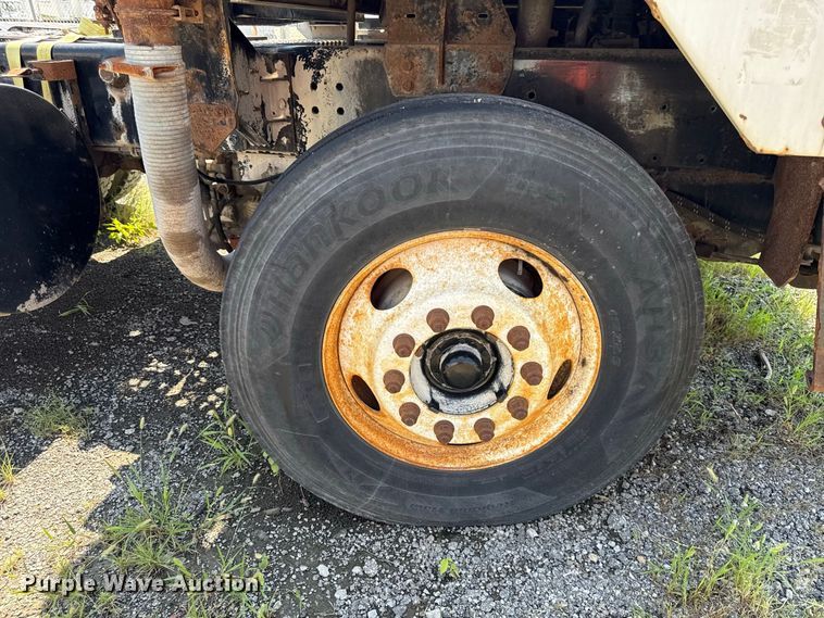 image for item EX2212 2005 Ottawa 30 yard truck