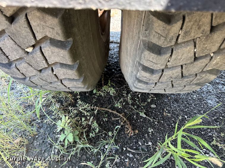 image for item EX2212 2005 Ottawa 30 yard truck