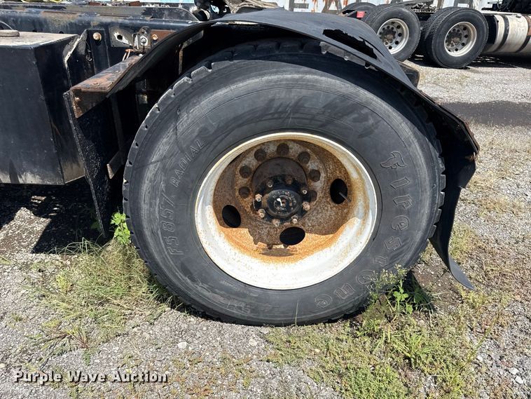 image for item EX2212 2005 Ottawa 30 yard truck