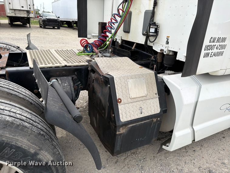 image for item EX4108 2014 Kenworth T680 semi truck