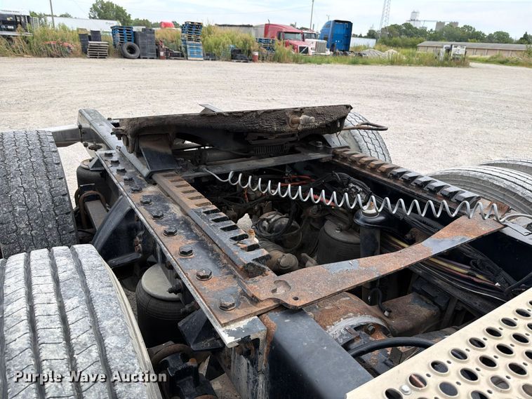 image for item EX4108 2014 Kenworth T680 semi truck