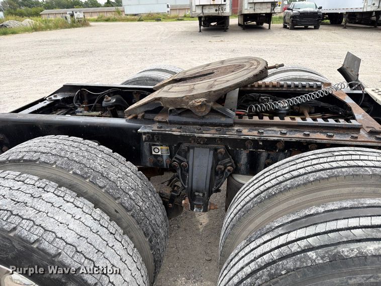 image for item EX4108 2014 Kenworth T680 semi truck