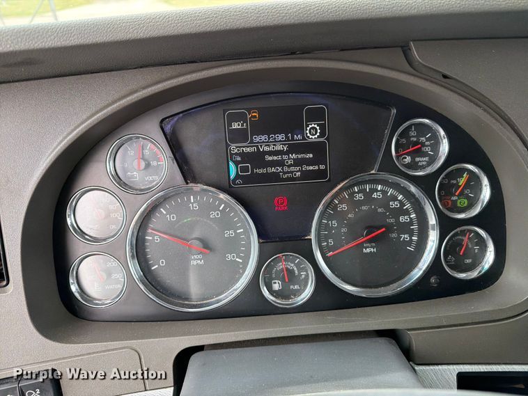 image for item EX4108 2014 Kenworth T680 semi truck