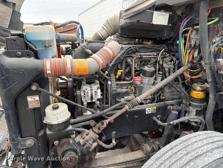 image for item EX4108 2014 Kenworth T680 semi truck