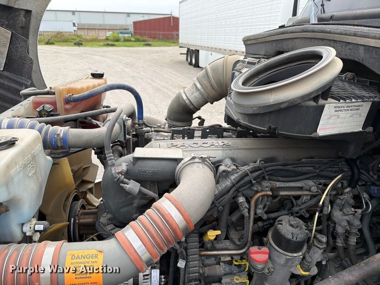 image for item EX4108 2014 Kenworth T680 semi truck