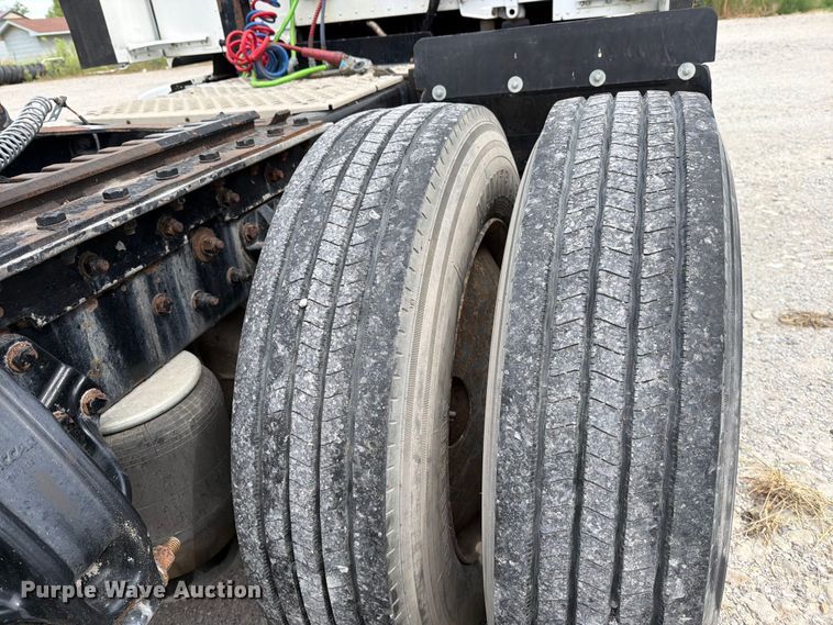 image for item EX4108 2014 Kenworth T680 semi truck