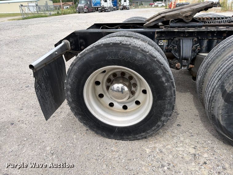 image for item EX4108 2014 Kenworth T680 semi truck