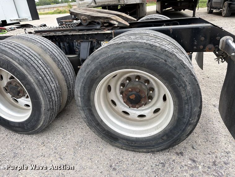 image for item EX4108 2014 Kenworth T680 semi truck